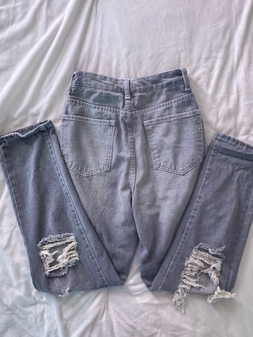 Distressed Ripped Straight Leg Jeans - Picture 3 of 6